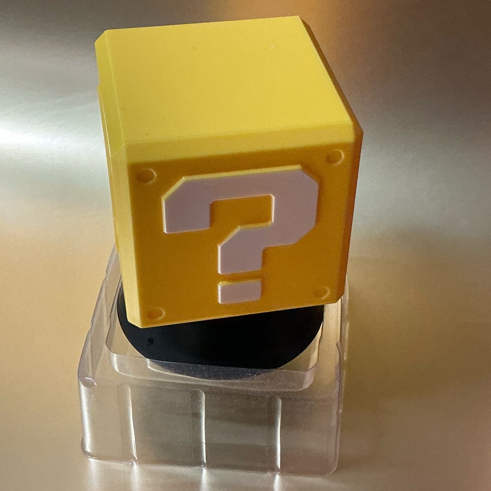 Super Mario Question Block Light Manufacturing Defect - Picture 2 of 15